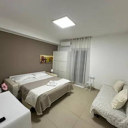 Bed & Breakfast Four Naxos *