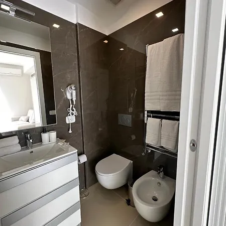 Four Naxos فندق مبيت وإفطار جيارديني ناكسوس