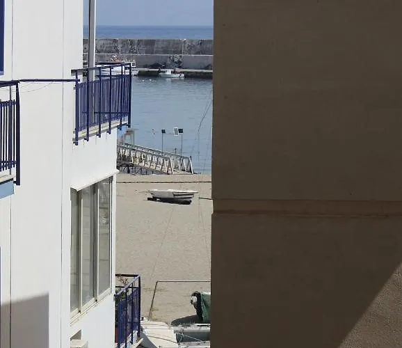 Bed & Breakfast Four Naxos