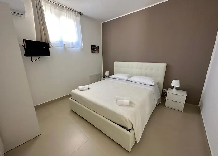 Four Naxos Giardini-Naxos