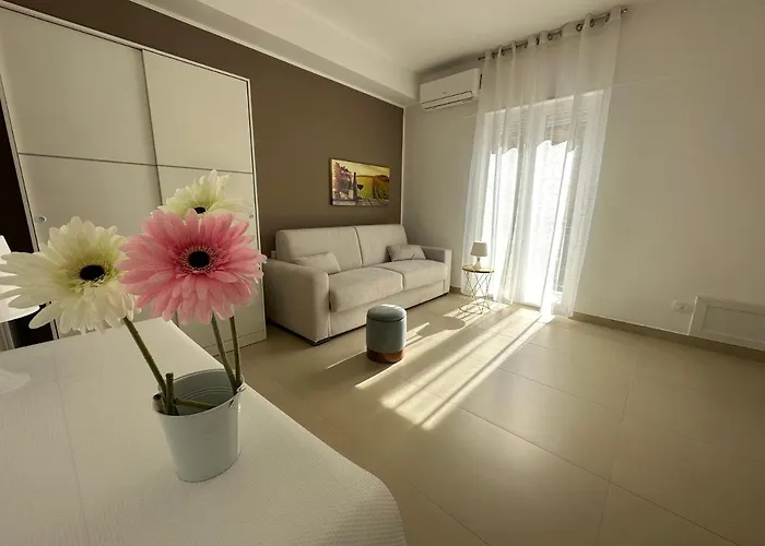 Four Naxos Giardini-Naxos